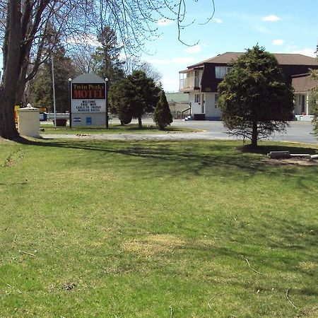 Twin Peaks Motel Napanee Zewnętrze zdjęcie