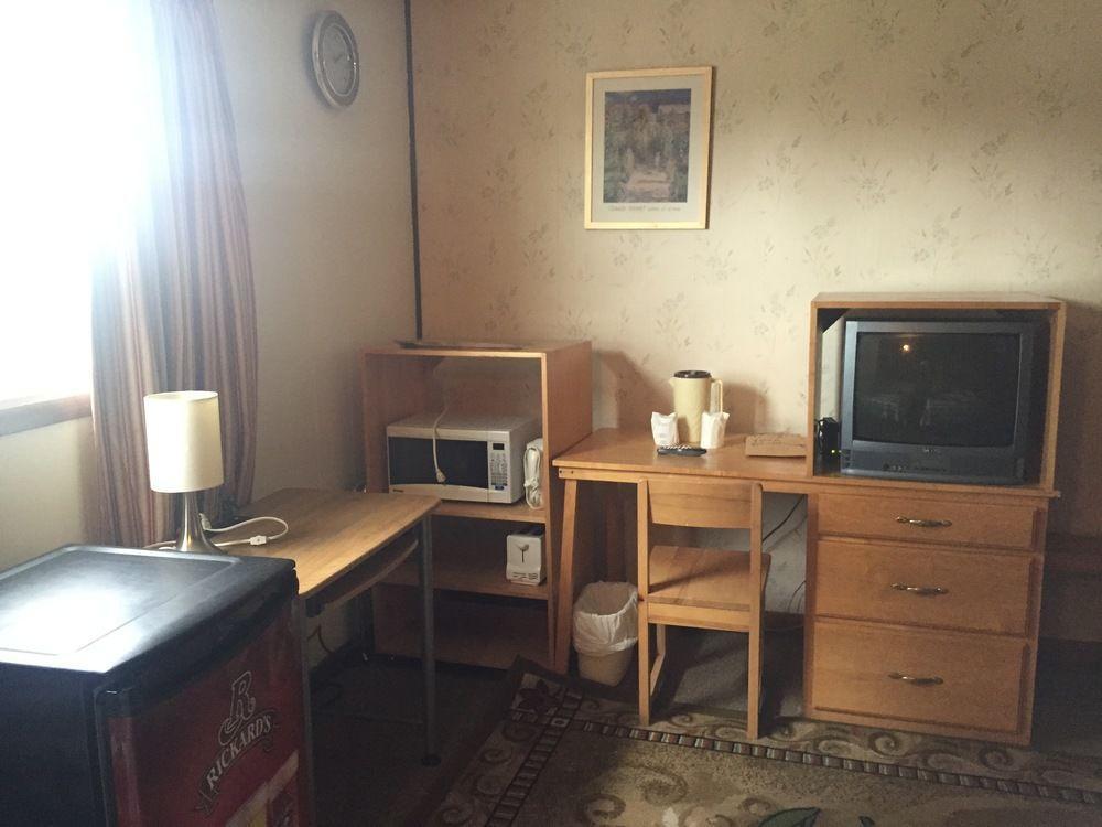 Twin Peaks Motel Napanee Zewnętrze zdjęcie