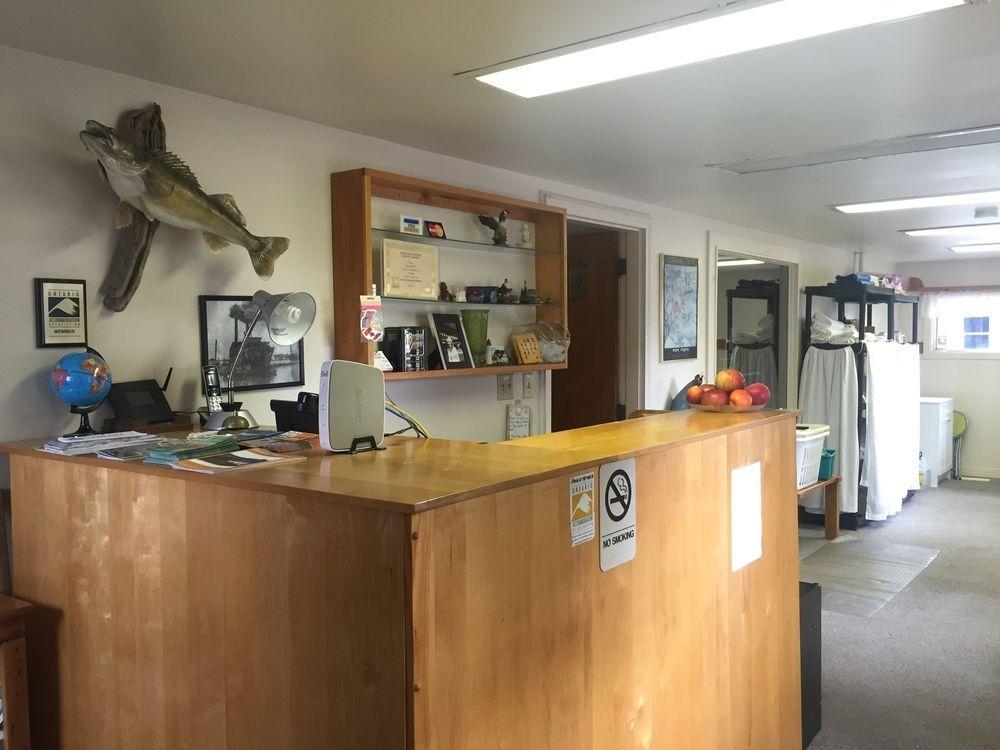 Twin Peaks Motel Napanee Zewnętrze zdjęcie