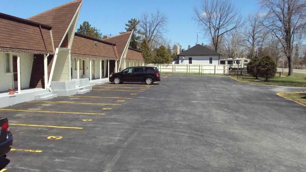 Twin Peaks Motel Napanee Zewnętrze zdjęcie